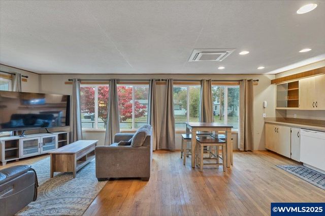 511 E Elwood St, Stayton, OR 97383