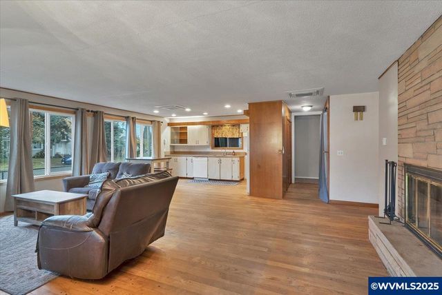 511 E Elwood St, Stayton, OR 97383