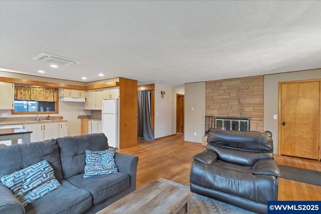 511 E Elwood St, Stayton, OR 97383