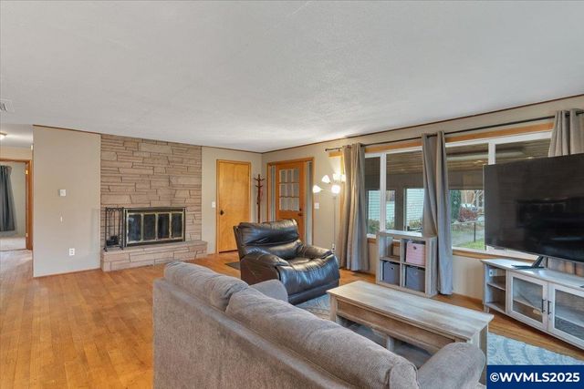 511 E Elwood St, Stayton, OR 97383