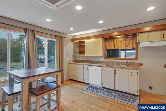 511 E Elwood St, Stayton, OR 97383