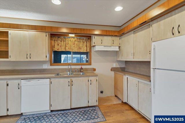 511 E Elwood St, Stayton, OR 97383