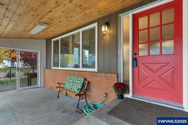 511 E Elwood St, Stayton, OR 97383