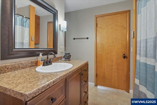 511 E Elwood St, Stayton, OR 97383