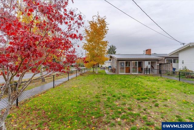 511 E Elwood St, Stayton, OR 97383