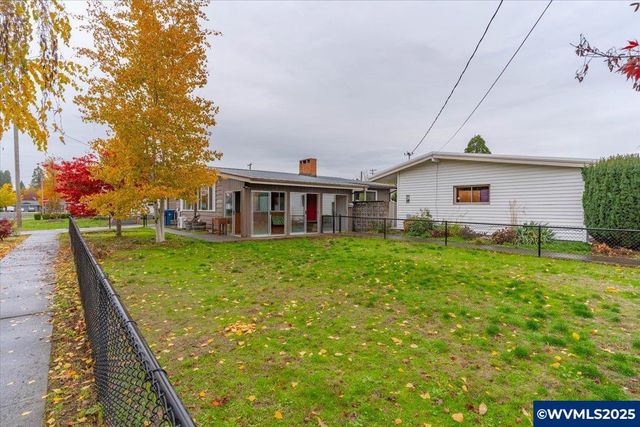 511 E Elwood St, Stayton, OR 97383