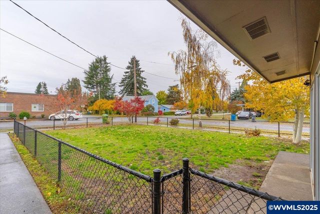 511 E Elwood St, Stayton, OR 97383