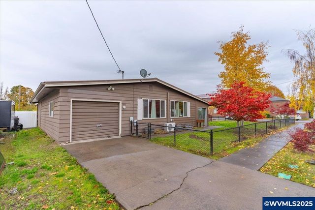 511 E Elwood St, Stayton, OR 97383