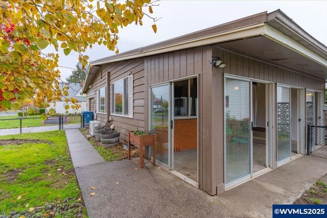 511 E Elwood St, Stayton, OR 97383