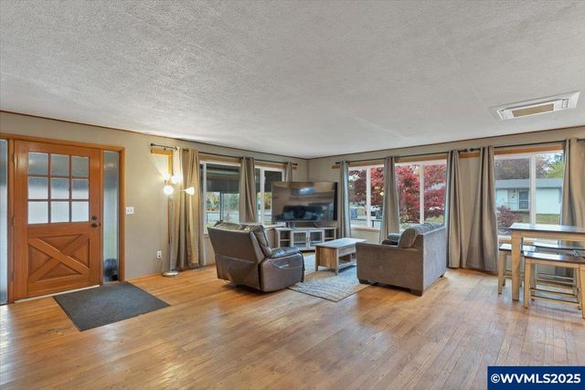 511 E Elwood St, Stayton, OR 97383