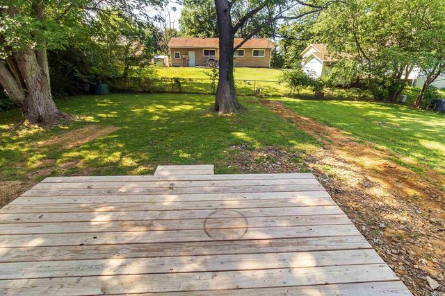 105 Carlisle Court, Chandler, IN 47610