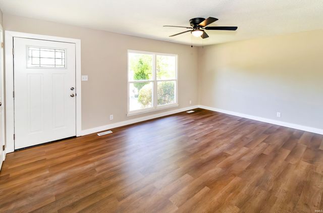 105 Carlisle Court, Chandler, IN 47610