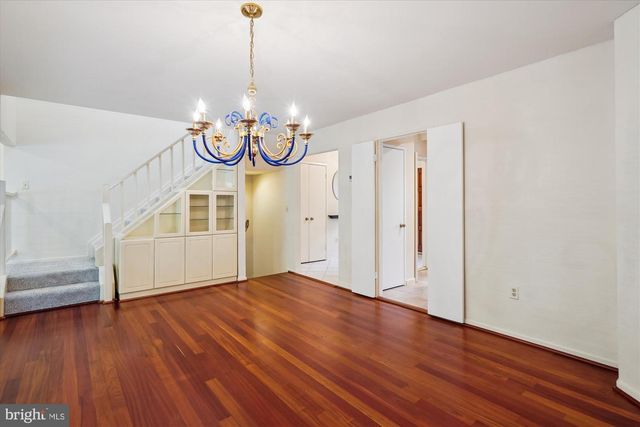 21 VALERIAN CT, Rockville, MD 20852