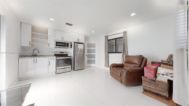 27200 SW 162nd Avenue, Homestead, FL 33031