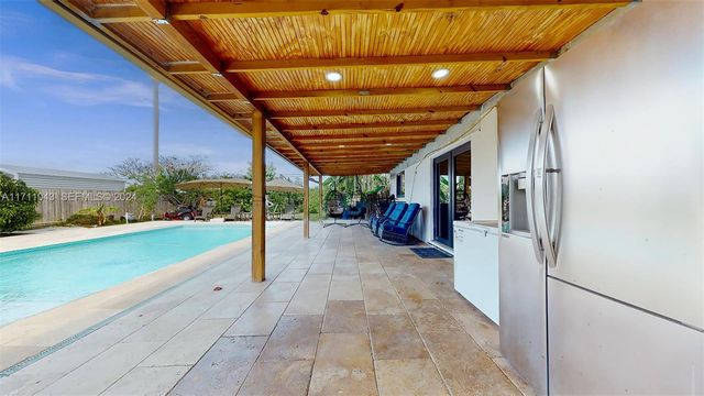 27200 SW 162nd Avenue, Homestead, FL 33031