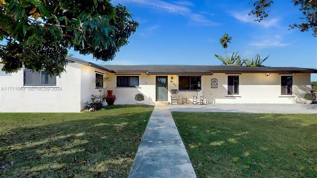 27200 SW 162nd Avenue, Homestead, FL 33031