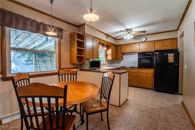 11255 Eleanor Avenue NE, Hartville, OH 44632