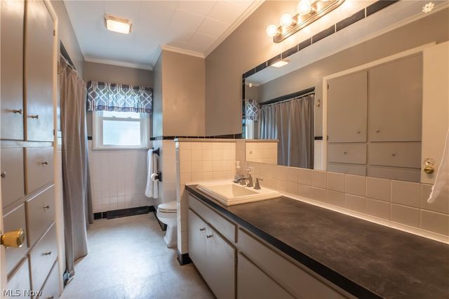 11255 Eleanor Avenue NE, Hartville, OH 44632