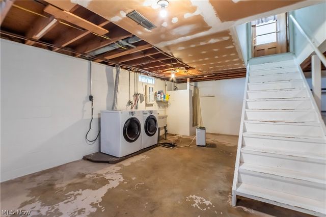 11255 Eleanor Avenue NE, Hartville, OH 44632