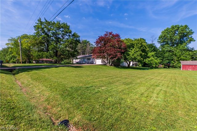 11255 Eleanor Avenue NE, Hartville, OH 44632