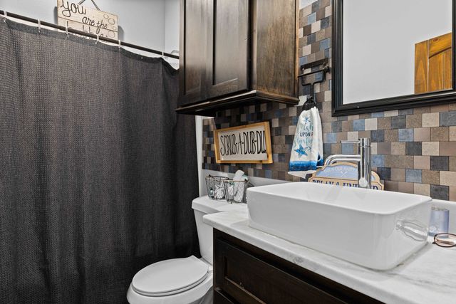 13054 County Road 2127, Henderson, TX 75652