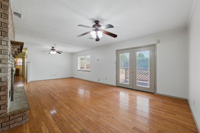 1801 Tyler Avenue, Euless, TX 76040