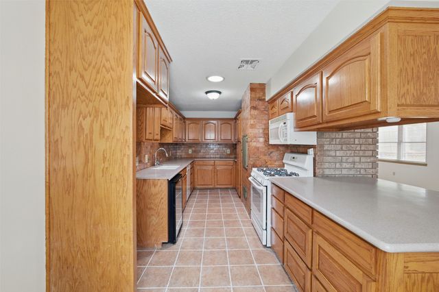 1801 Tyler Avenue, Euless, TX 76040