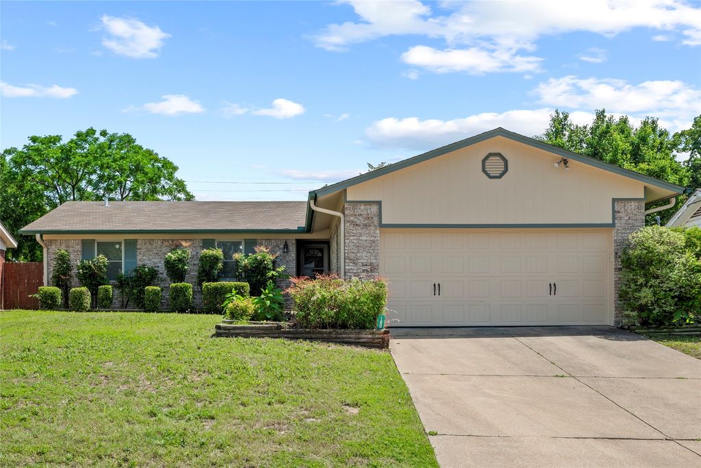 1801 Tyler Avenue, Euless, TX 76040