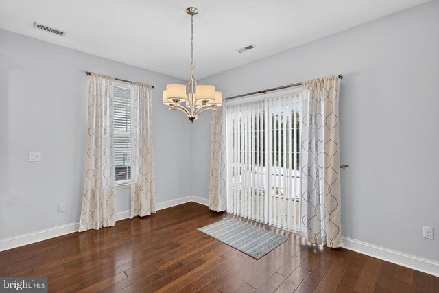 10 NORWALK LN, Barnegat, NJ 08005