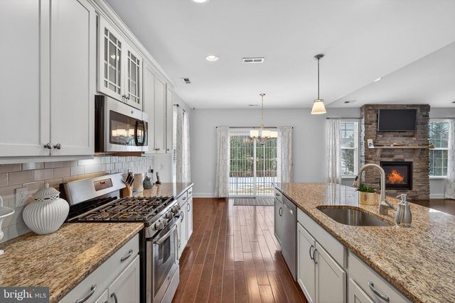 10 NORWALK LN, Barnegat, NJ 08005