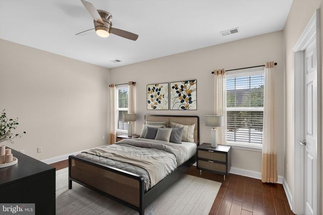 10 NORWALK LN, Barnegat, NJ 08005