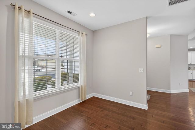 10 NORWALK LN, Barnegat, NJ 08005