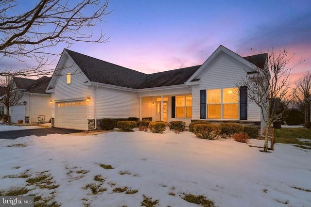 10 NORWALK LN, Barnegat, NJ 08005