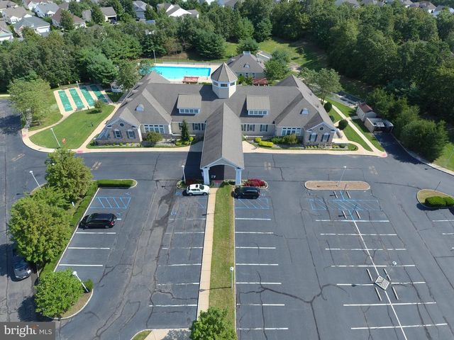 10 NORWALK LN, Barnegat, NJ 08005