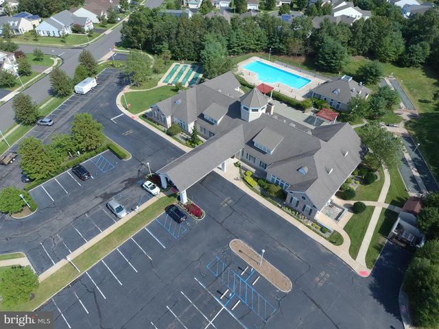 10 NORWALK LN, Barnegat, NJ 08005