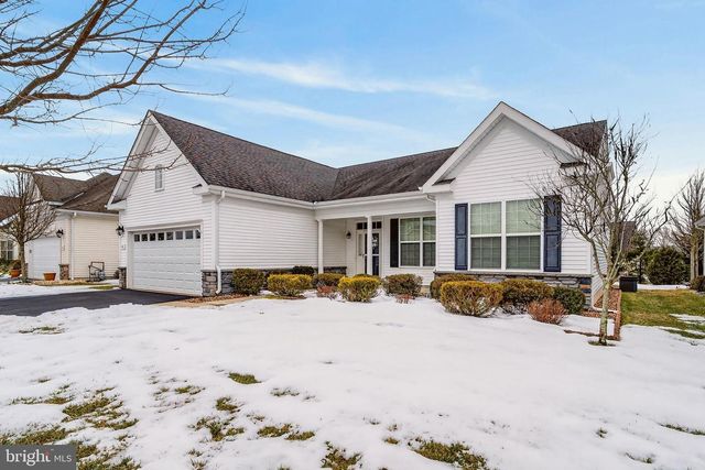 10 NORWALK LN, Barnegat, NJ 08005