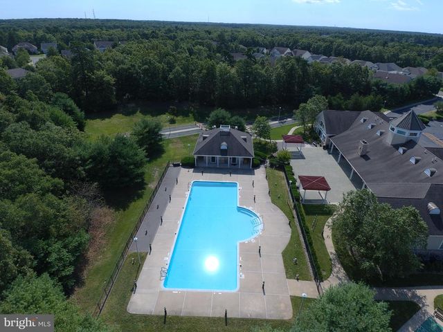 10 NORWALK LN, Barnegat, NJ 08005