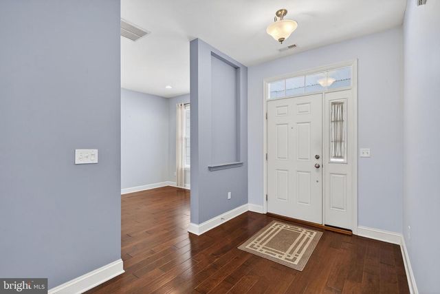 10 NORWALK LN, Barnegat, NJ 08005