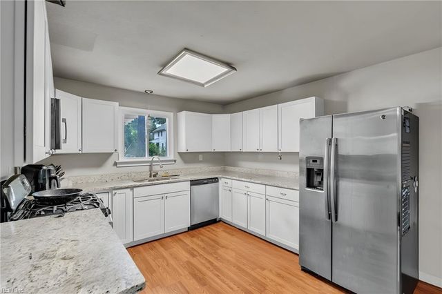 48 Gillis RD, Portsmouth, VA 23702