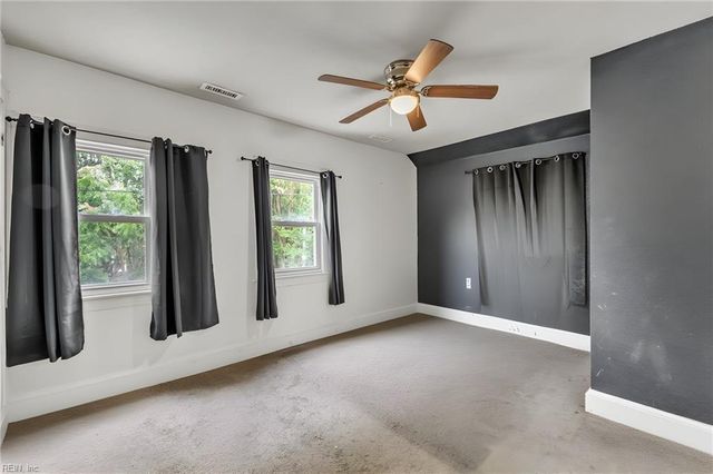 48 Gillis RD, Portsmouth, VA 23702
