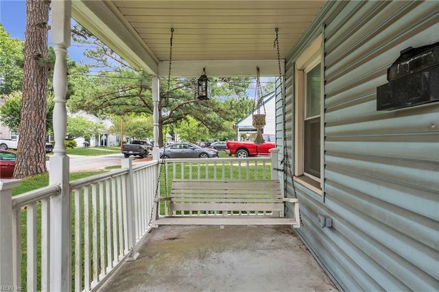 48 Gillis RD, Portsmouth, VA 23702