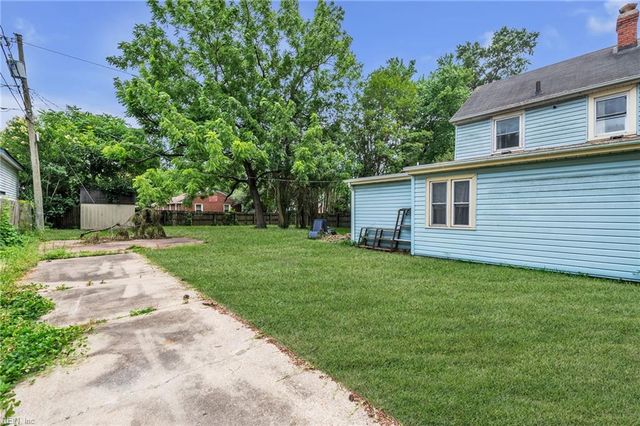 48 Gillis RD, Portsmouth, VA 23702