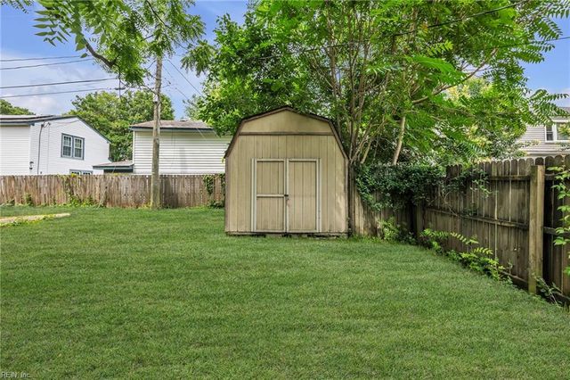 48 Gillis RD, Portsmouth, VA 23702