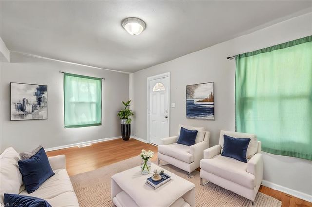 48 Gillis RD, Portsmouth, VA 23702