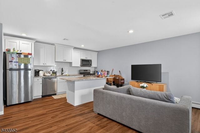1231 Union St, Linden City, NJ 07036