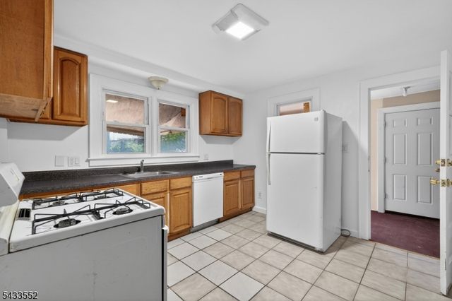 1231 Union St, Linden City, NJ 07036