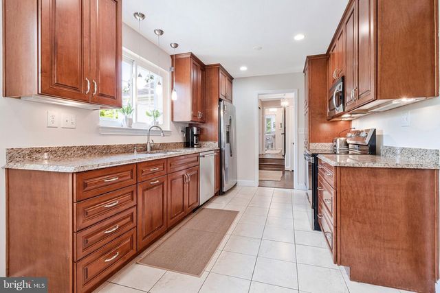 7411 WYNDALE LN, Chevy Chase, MD 20815