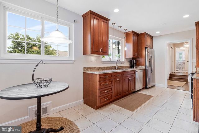 7411 WYNDALE LN, Chevy Chase, MD 20815