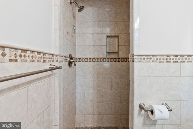 7411 WYNDALE LN, Chevy Chase, MD 20815
