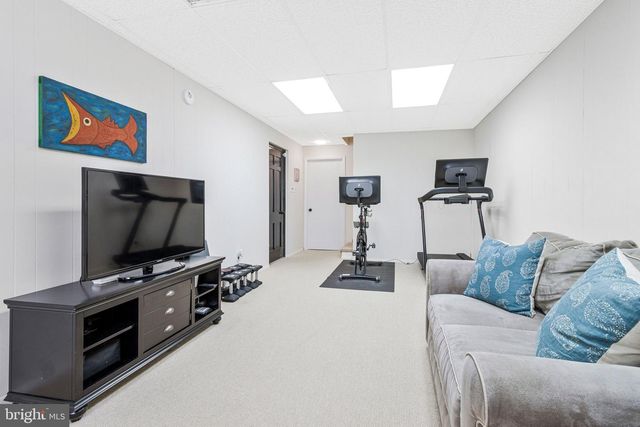 7411 WYNDALE LN, Chevy Chase, MD 20815
